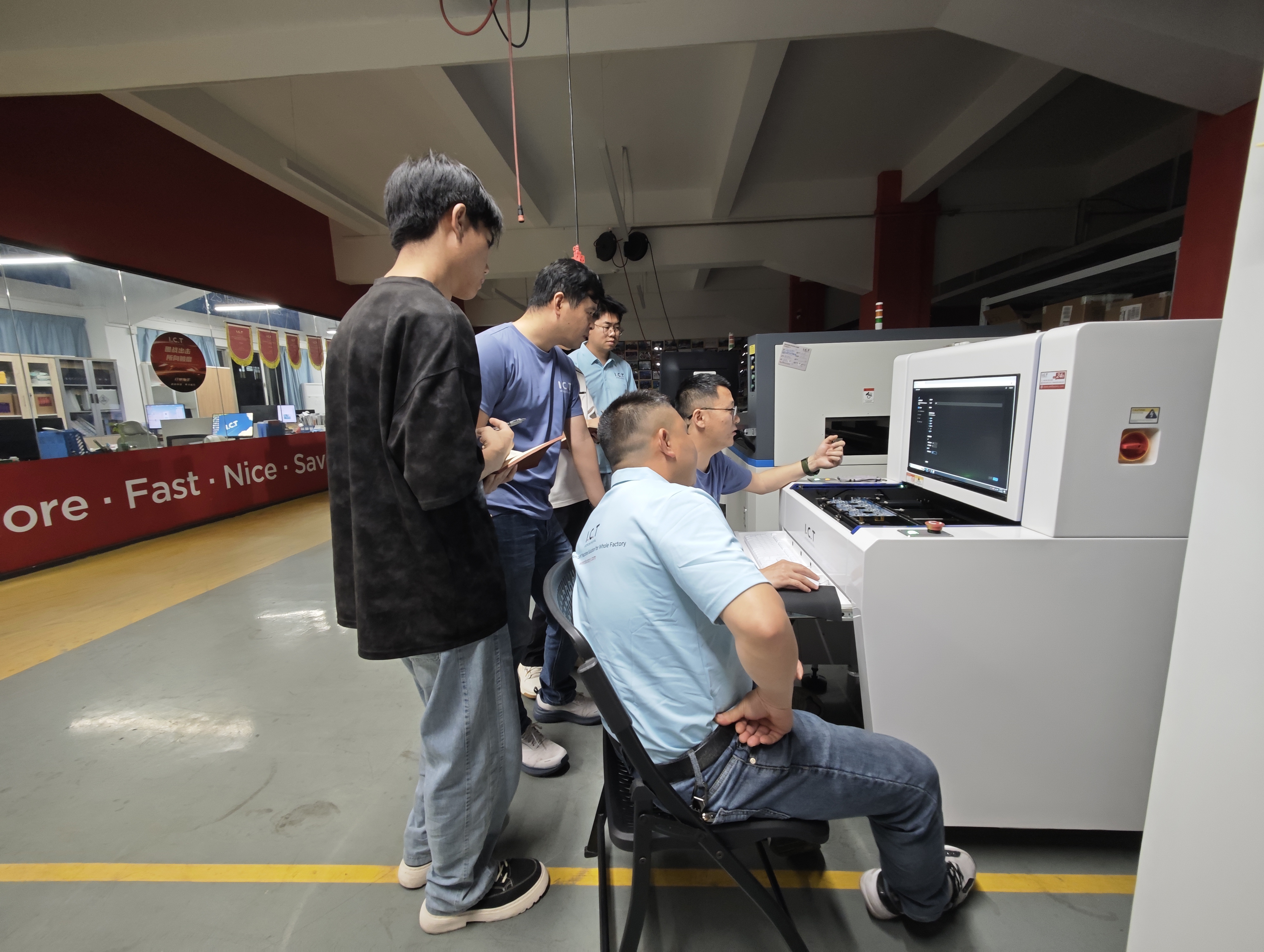 Offline AOI Training on the I.C.T-V8 System Offline-AOI-Training auf dem I.C.T-V8-System