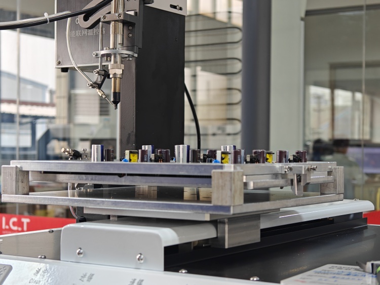 I.C.T L&ouml;troboter-Beispieltest 02