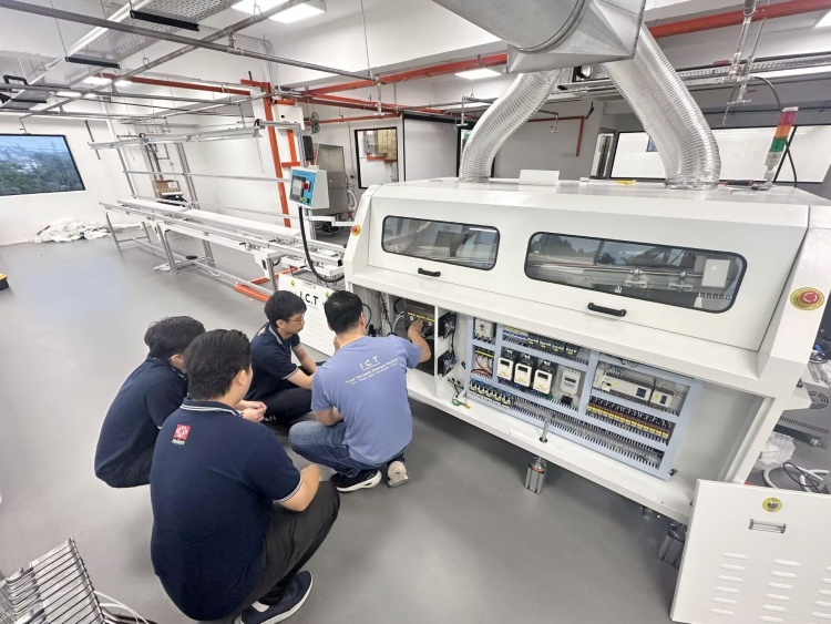 I.C.T Vor-Ort-Installation und Technikerschulungsunterst&uuml;tzung