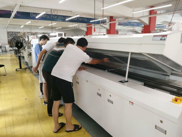 Reflow Ofen Training und Akzeptanz bei I.C.T