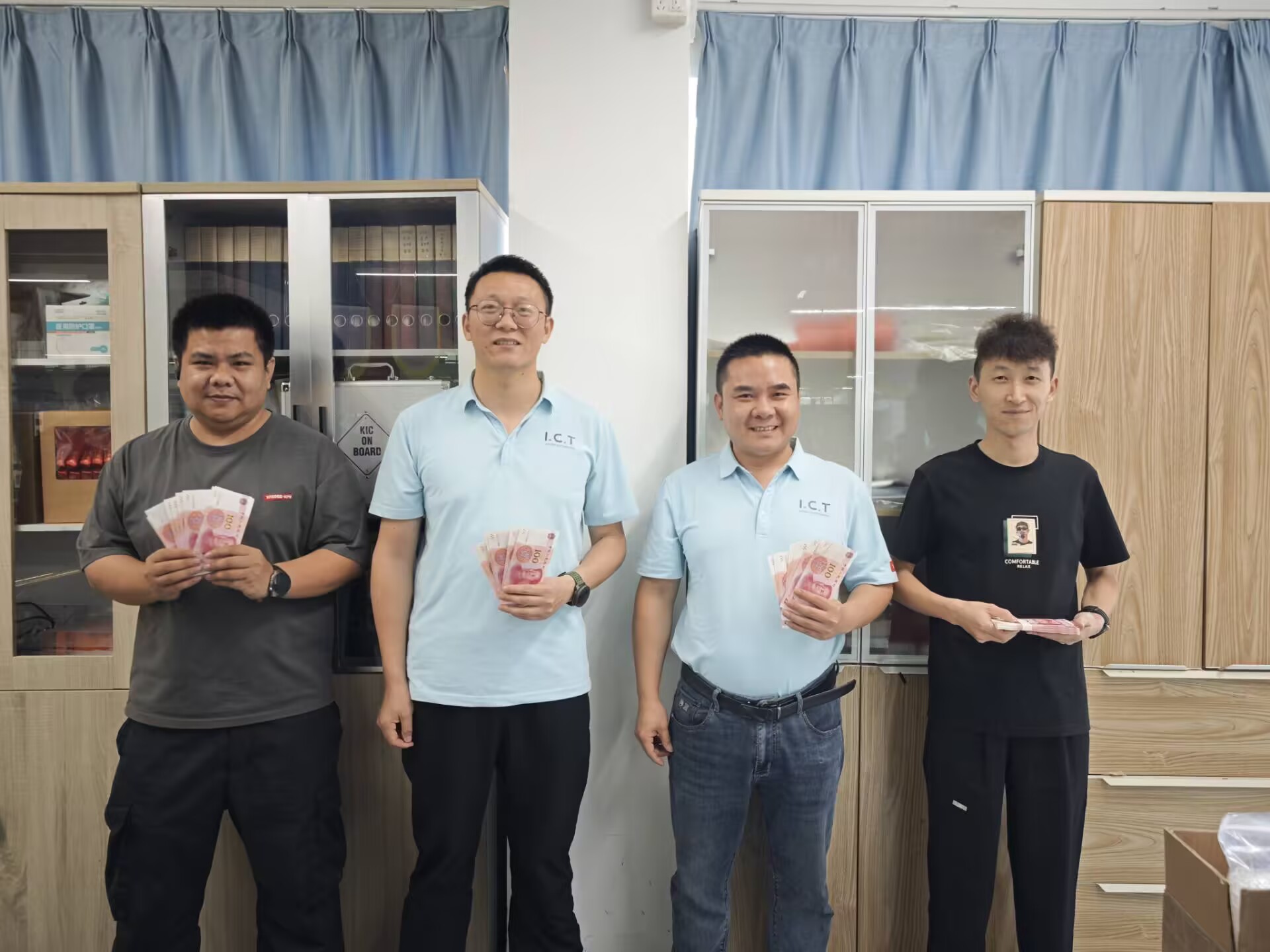 Professioneller technischer Support in jeder Phase Ihres SMT-Projekts.jpg